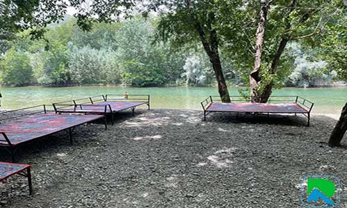 عکس محل اقامت در حاشیه زاینده رود