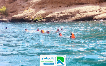 آب‌تنی در رودخانه در منطقه چالکندی